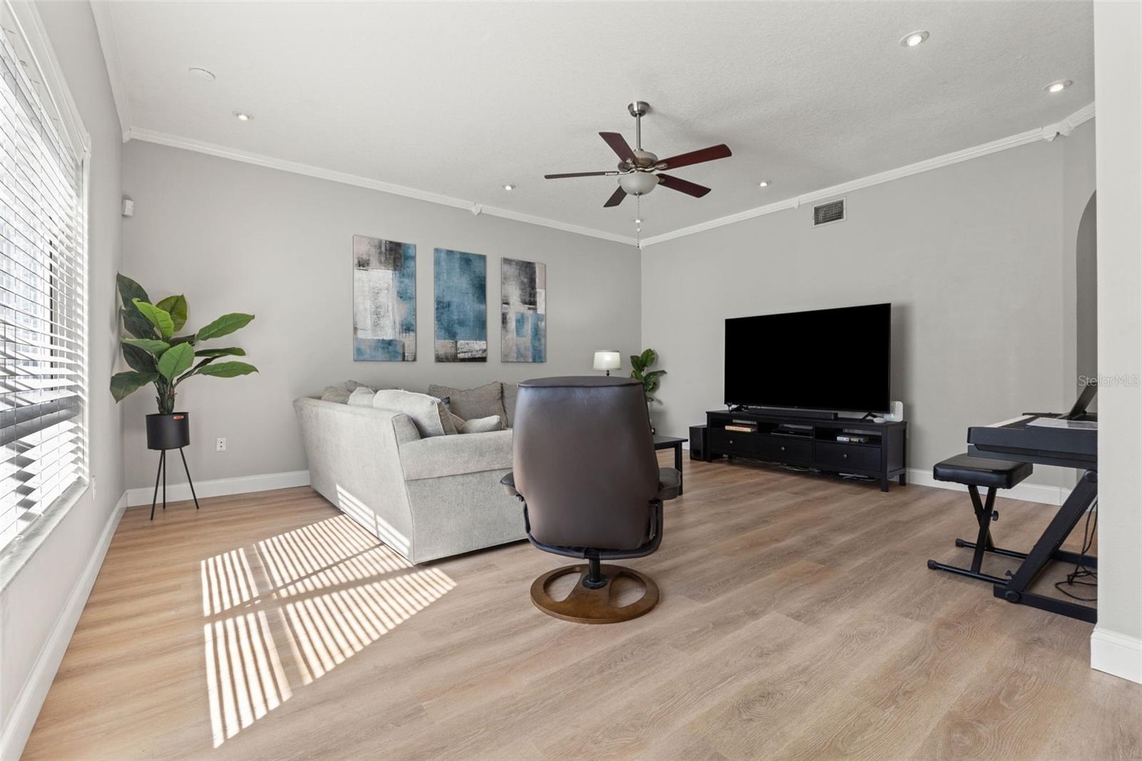 Image 19 of 65 For 1761 Hawthorne Court