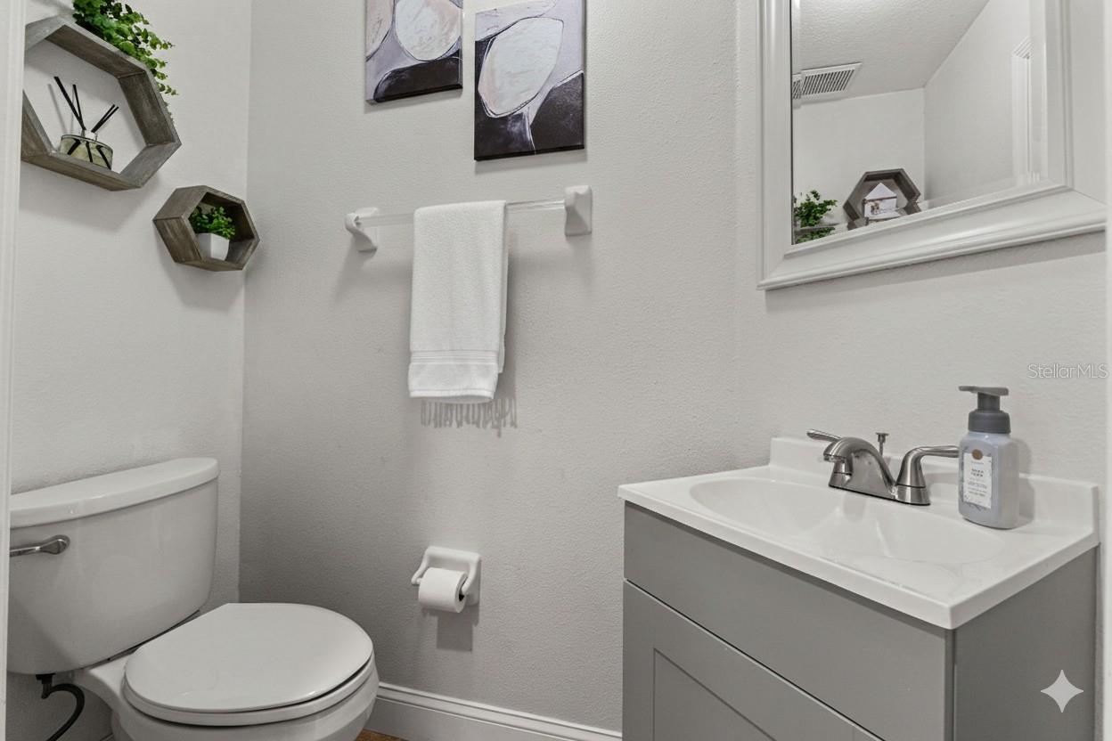 Image 29 of 65 For 1761 Hawthorne Court