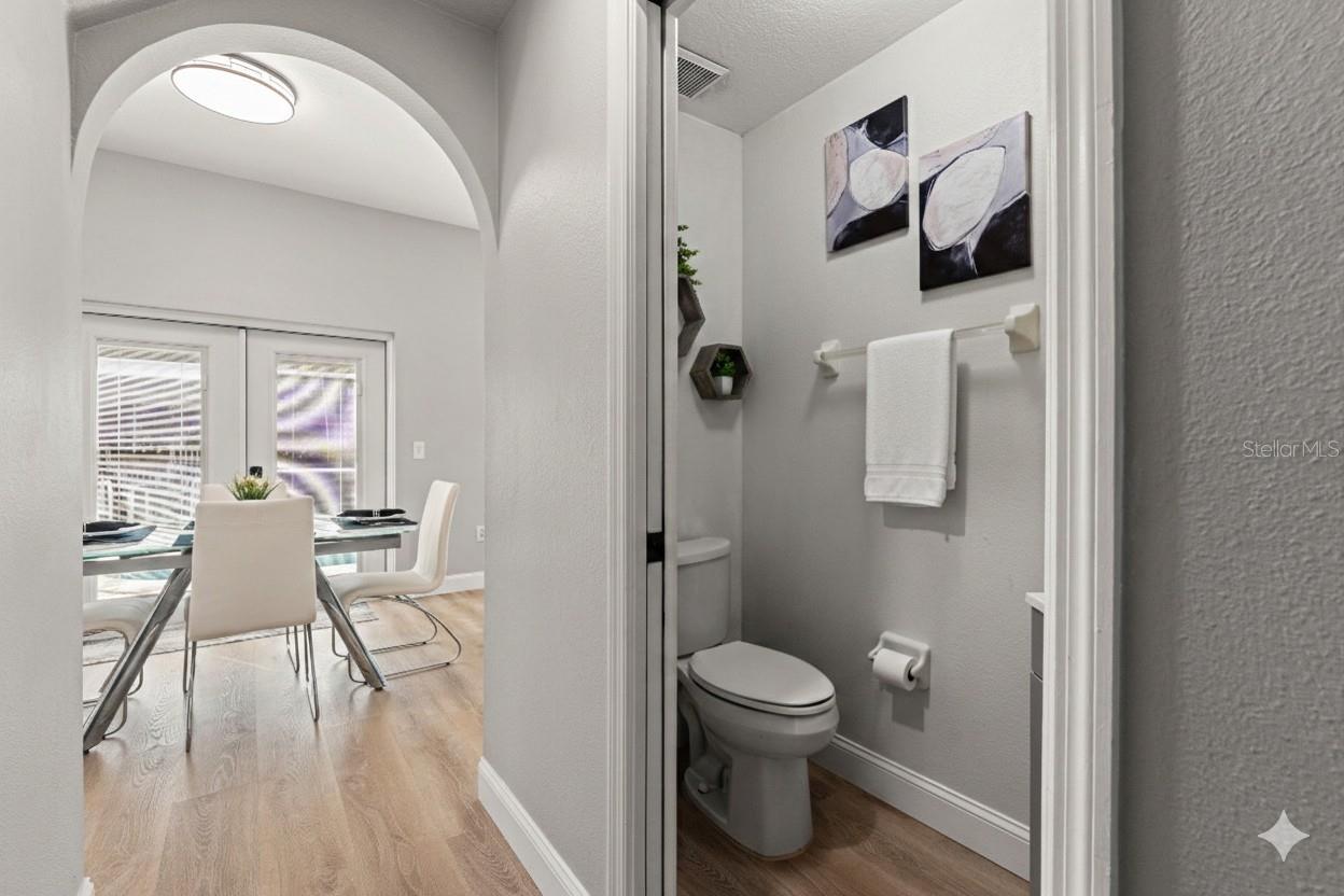 Image 30 of 65 For 1761 Hawthorne Court