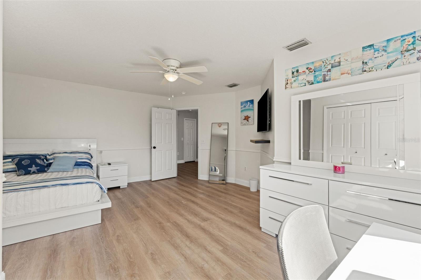 Image 40 of 65 For 1761 Hawthorne Court