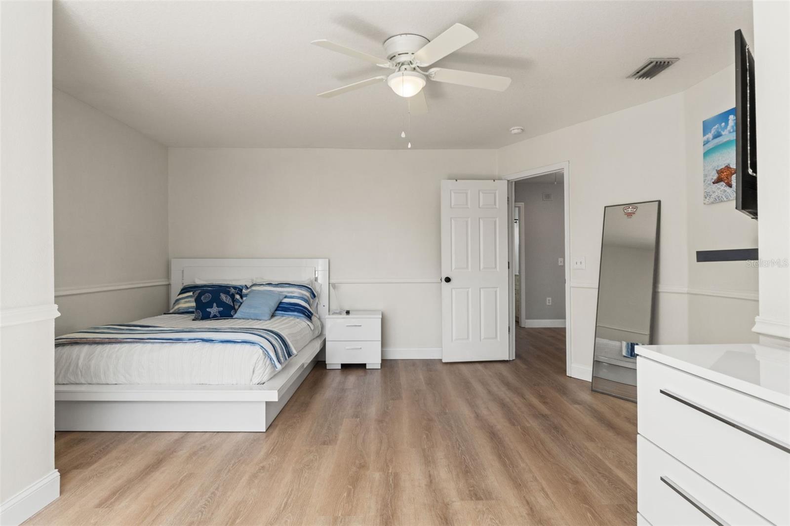 Image 41 of 65 For 1761 Hawthorne Court