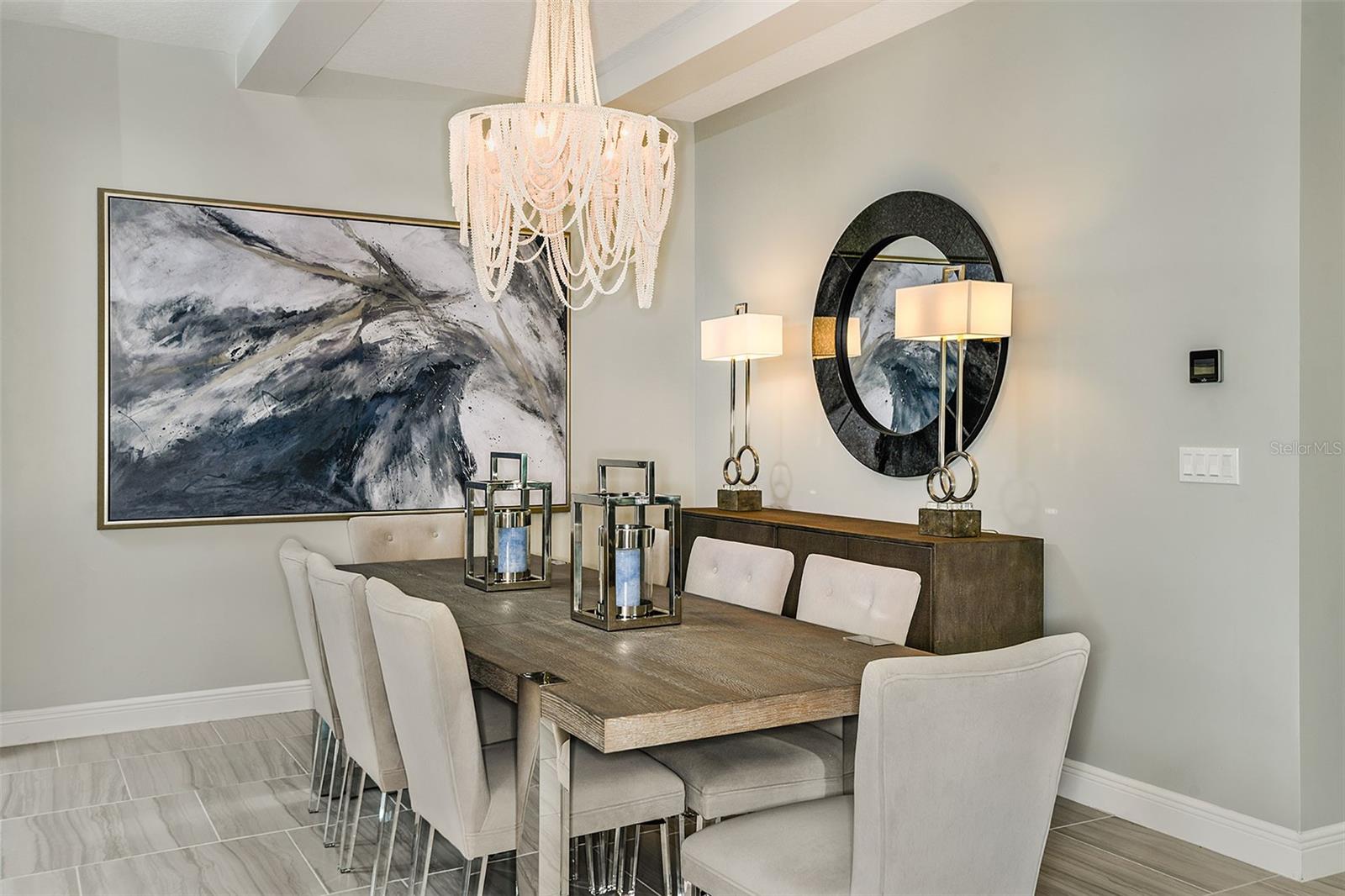 Listing photo id 12 for 5066 Simons Court