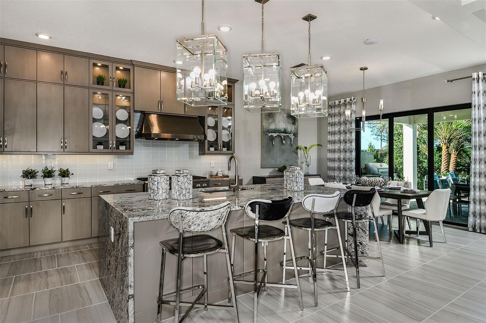 Listing photo id 16 for 5066 Simons Court