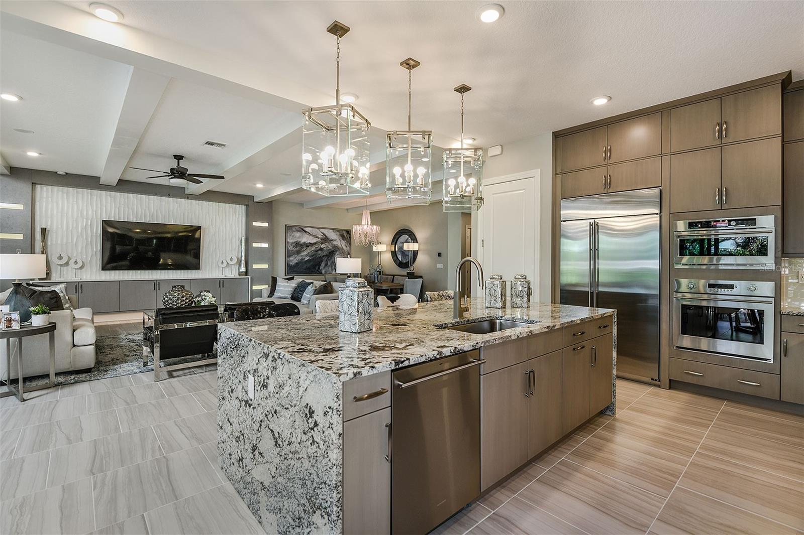 Listing photo id 22 for 5066 Simons Court