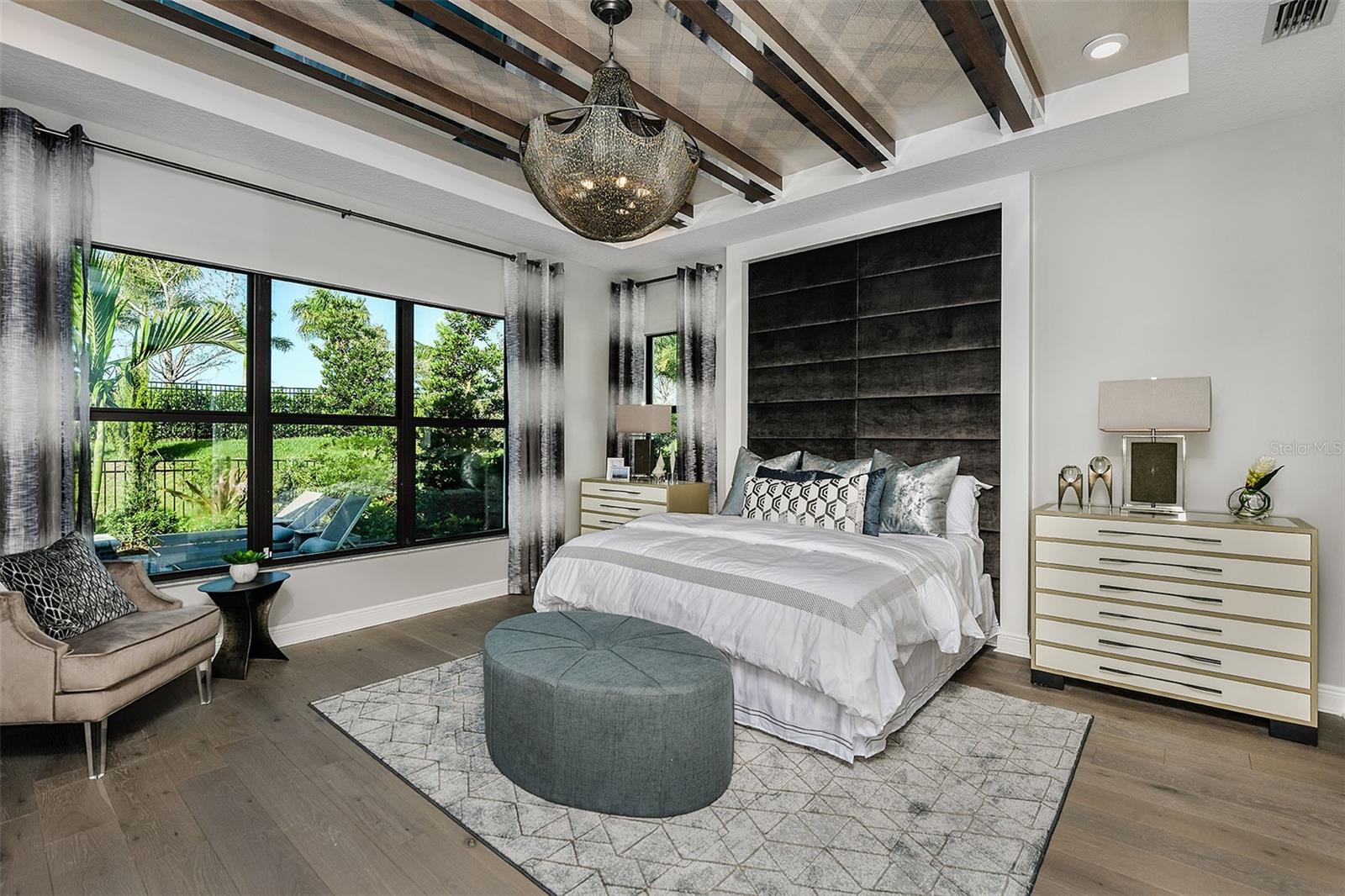 Listing photo id 24 for 5066 Simons Court