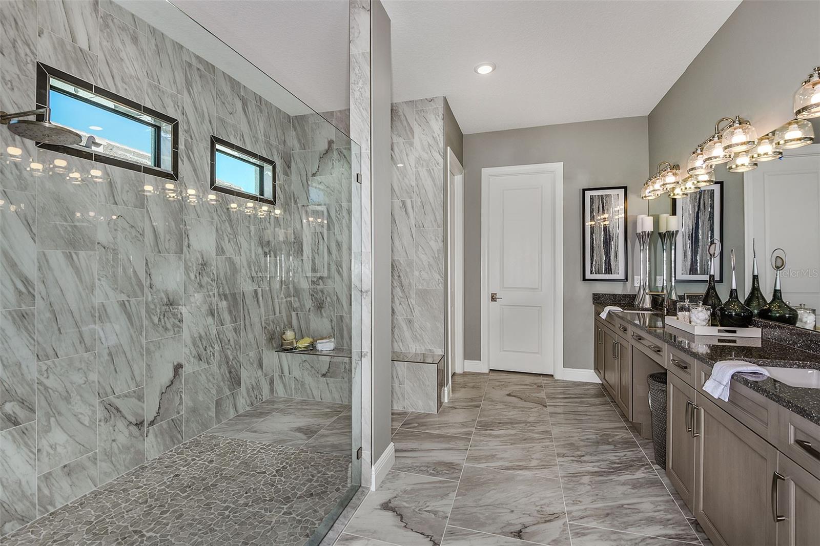 Listing photo id 25 for 5066 Simons Court