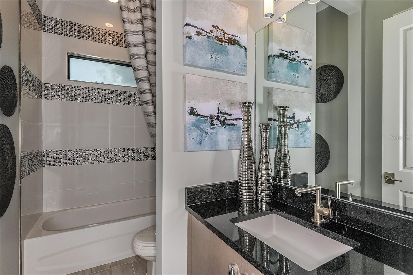 Listing photo id 33 for 5066 Simons Court