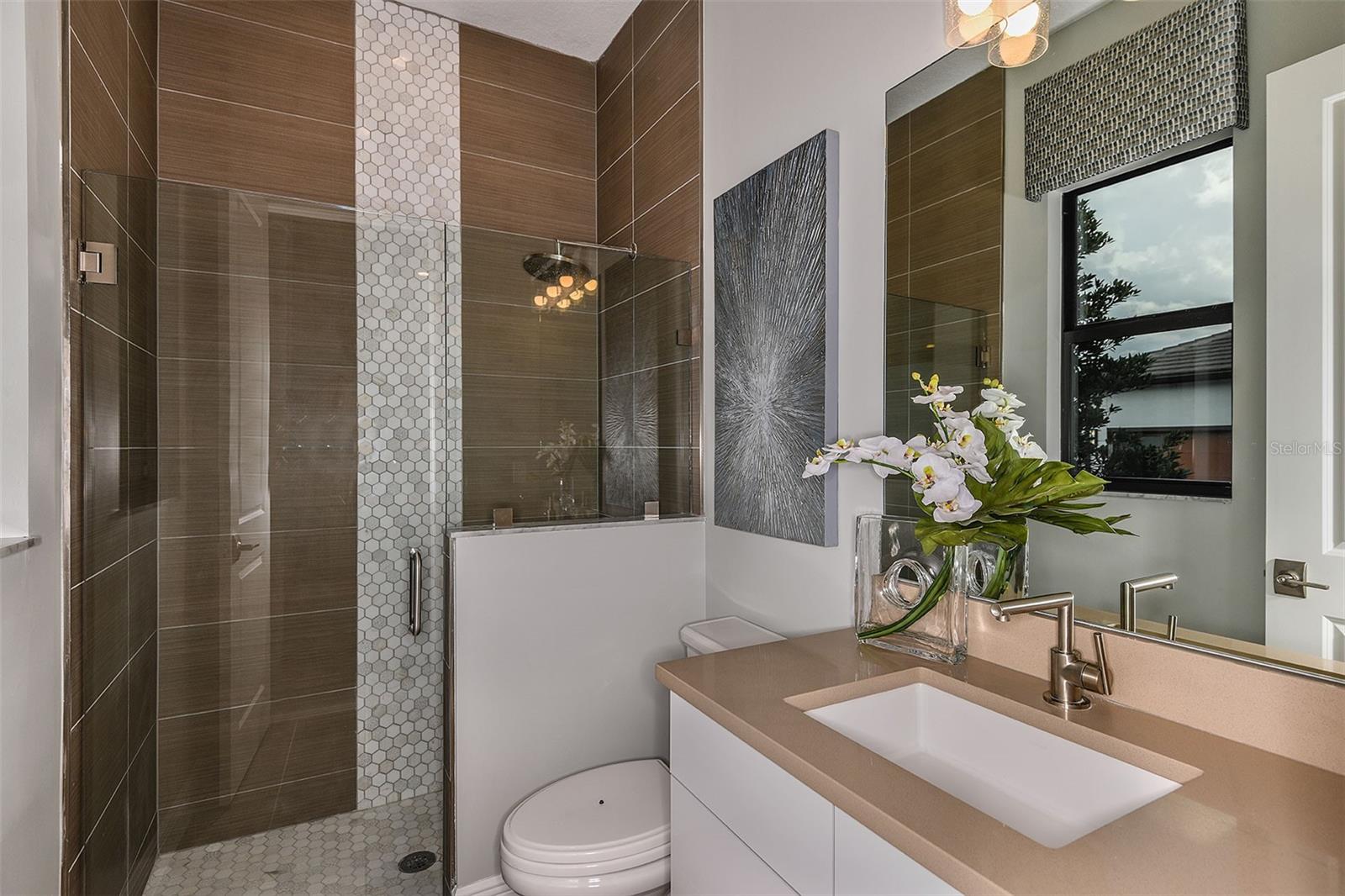 Listing photo id 37 for 5066 Simons Court