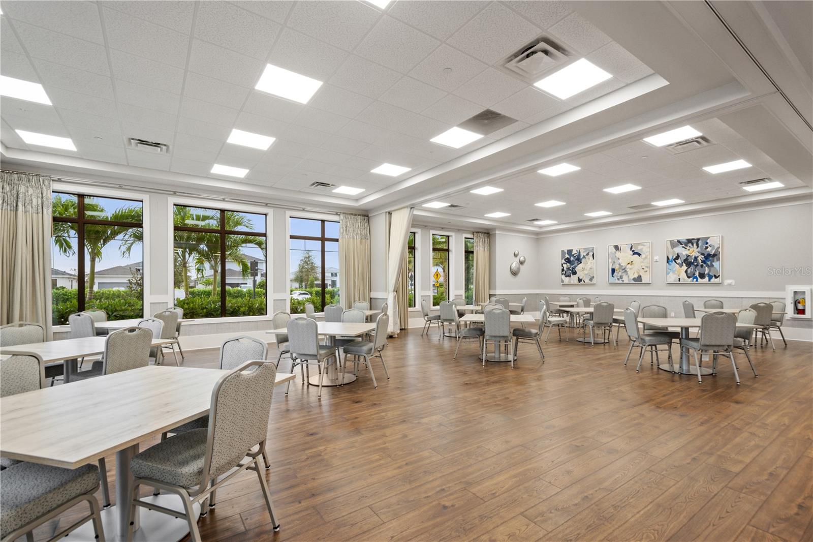 Listing photo id 54 for 5066 Simons Court