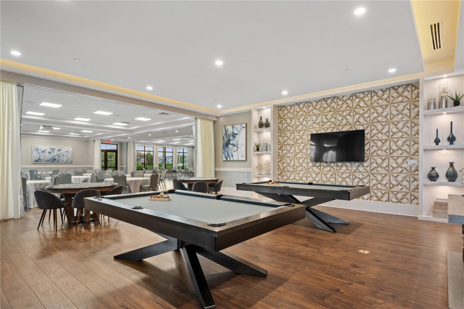 Listing photo id 55 for 5066 Simons Court