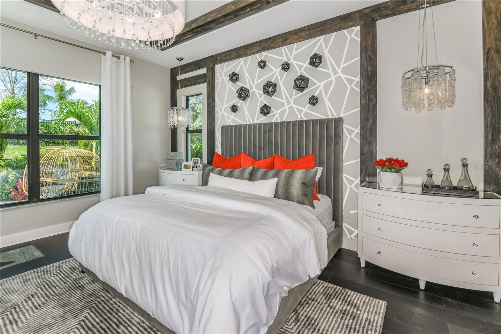 Listing photo id 24 for 5060 Simons Court