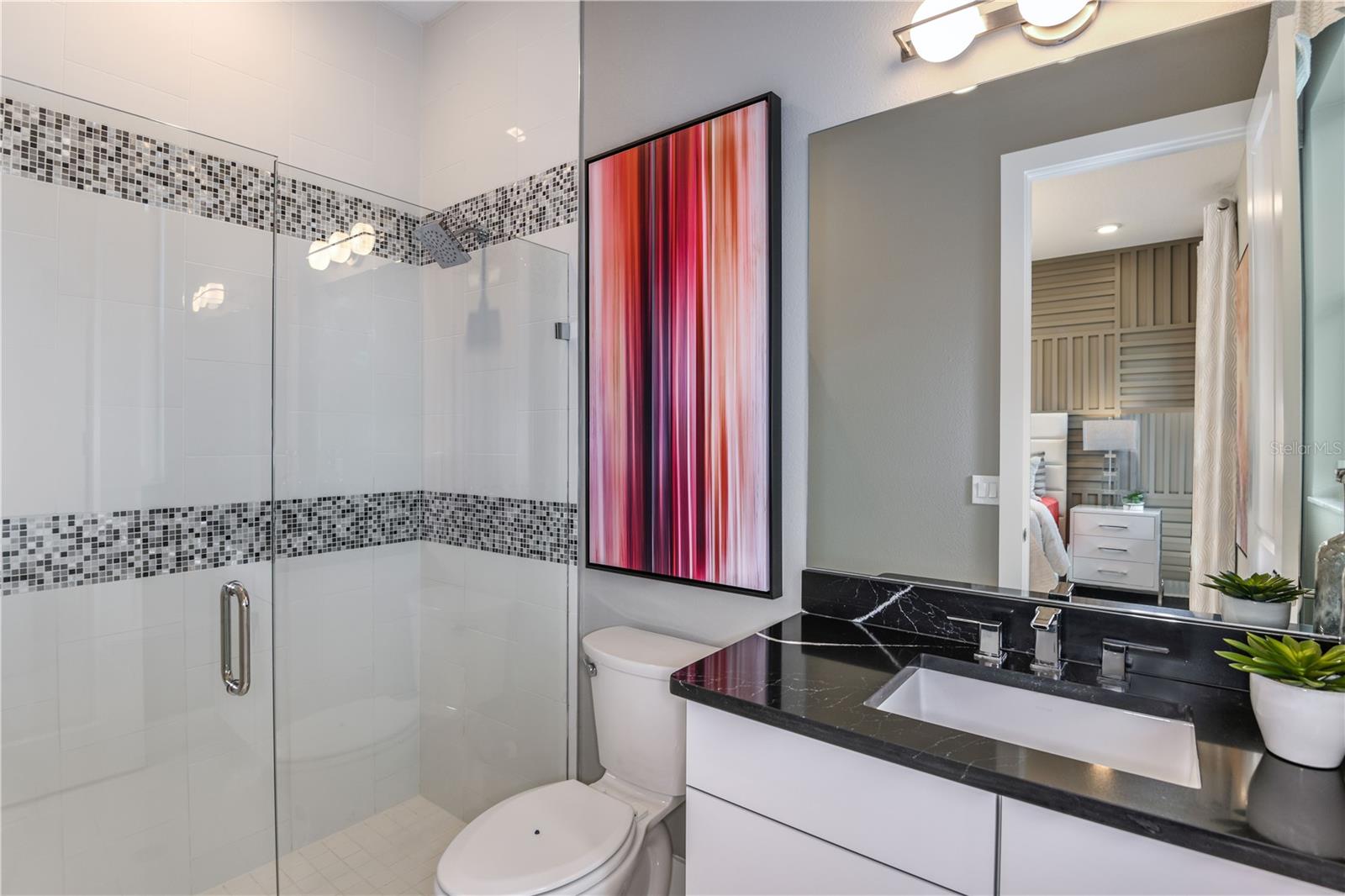 Listing photo id 31 for 5060 Simons Court