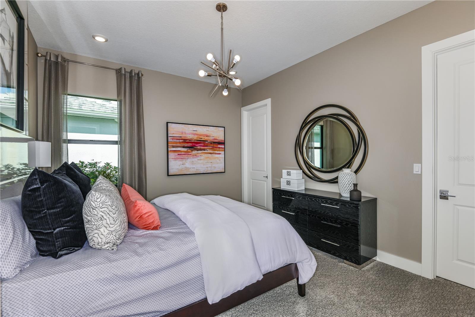 Listing photo id 33 for 5060 Simons Court