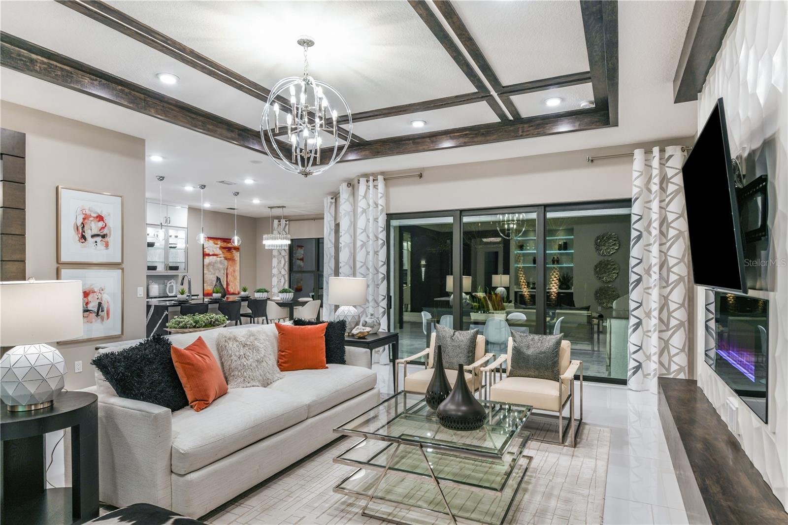 Listing photo id 2 for 5060 Simons Court