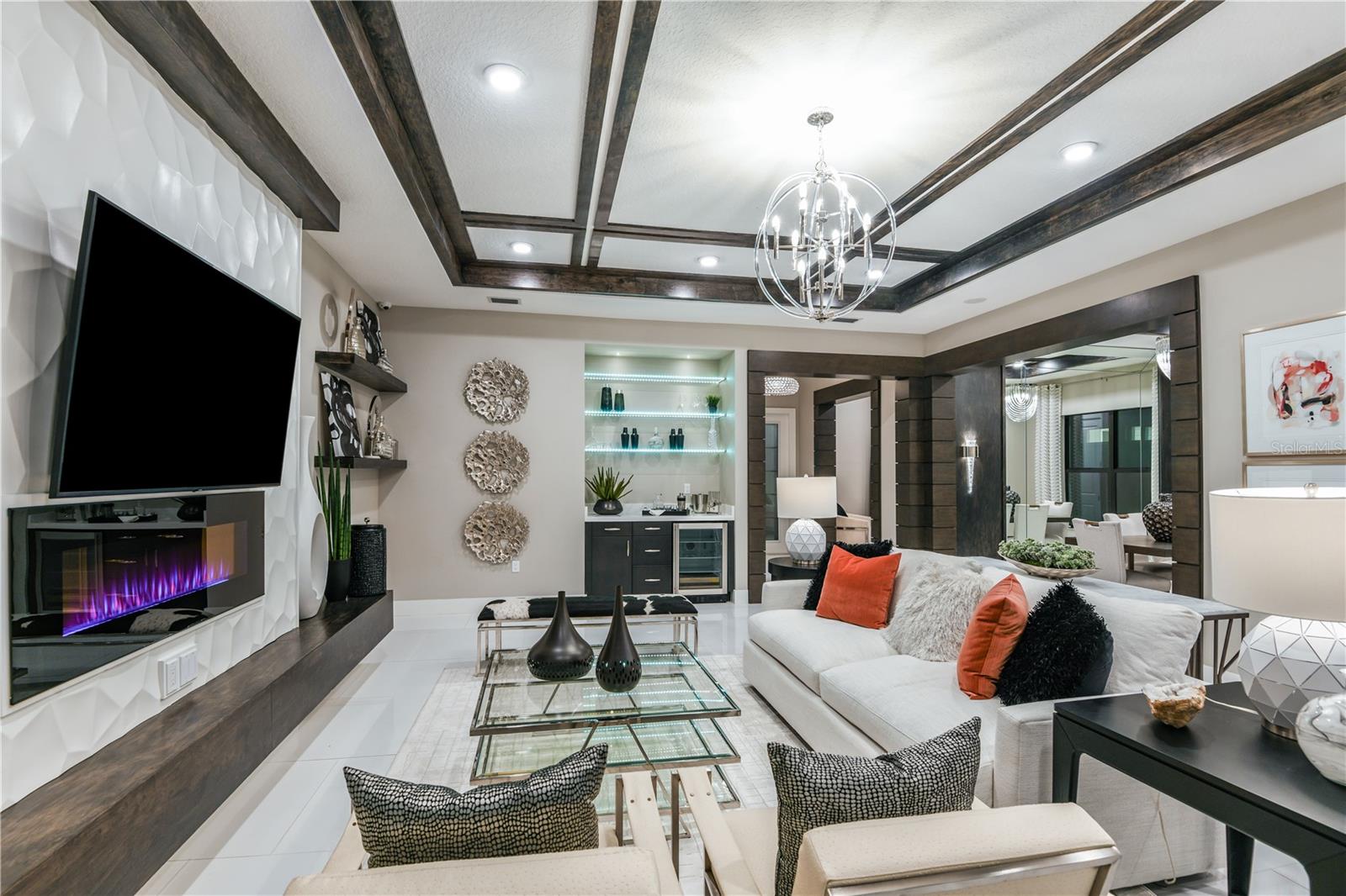 Listing photo id 3 for 5060 Simons Court