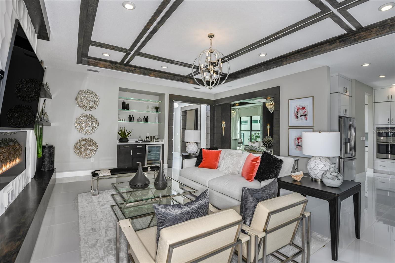 Listing photo id 5 for 5060 Simons Court