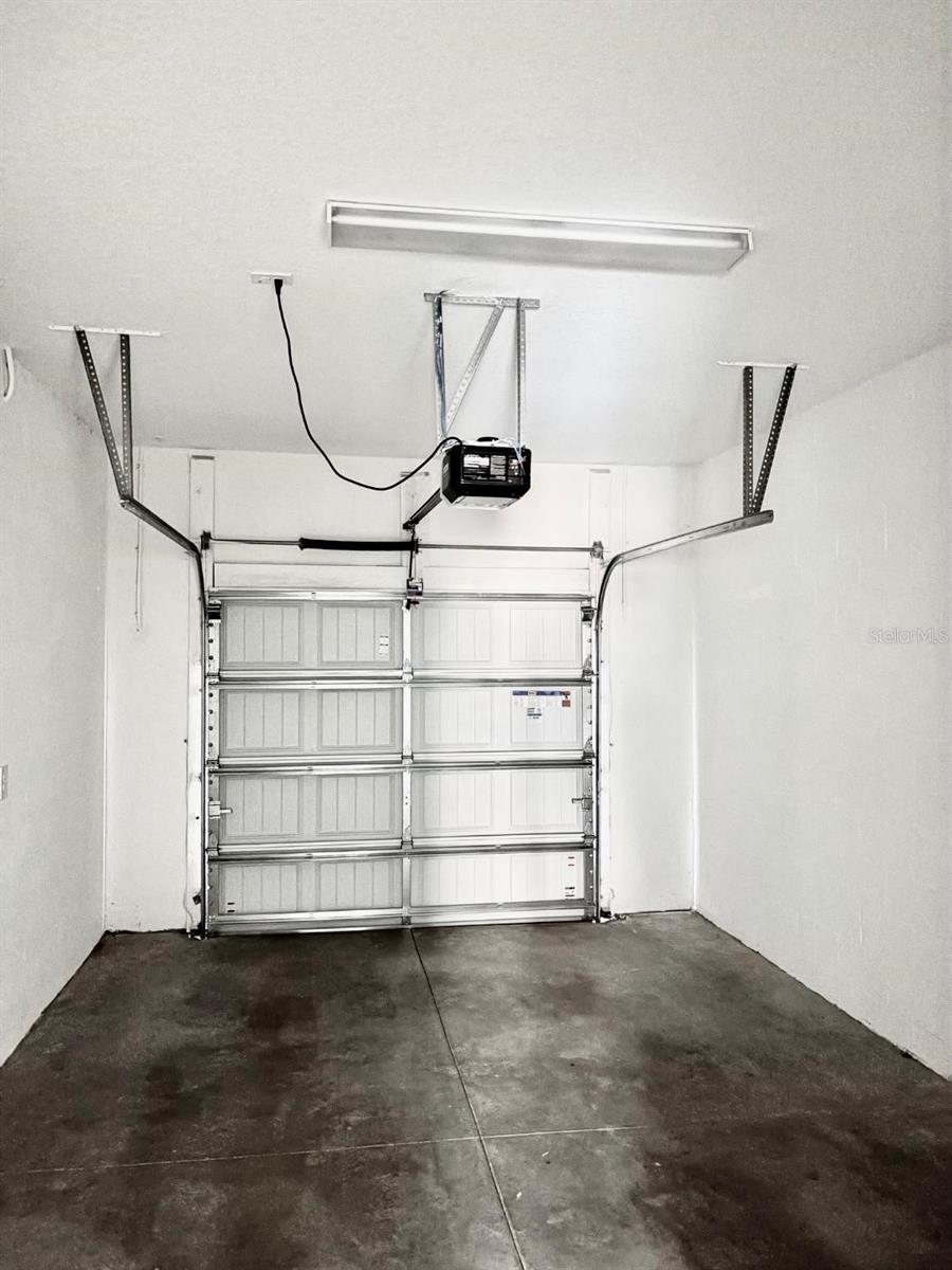 Image 18 of 22 For 10321 Trumpet Honeysuckle Way