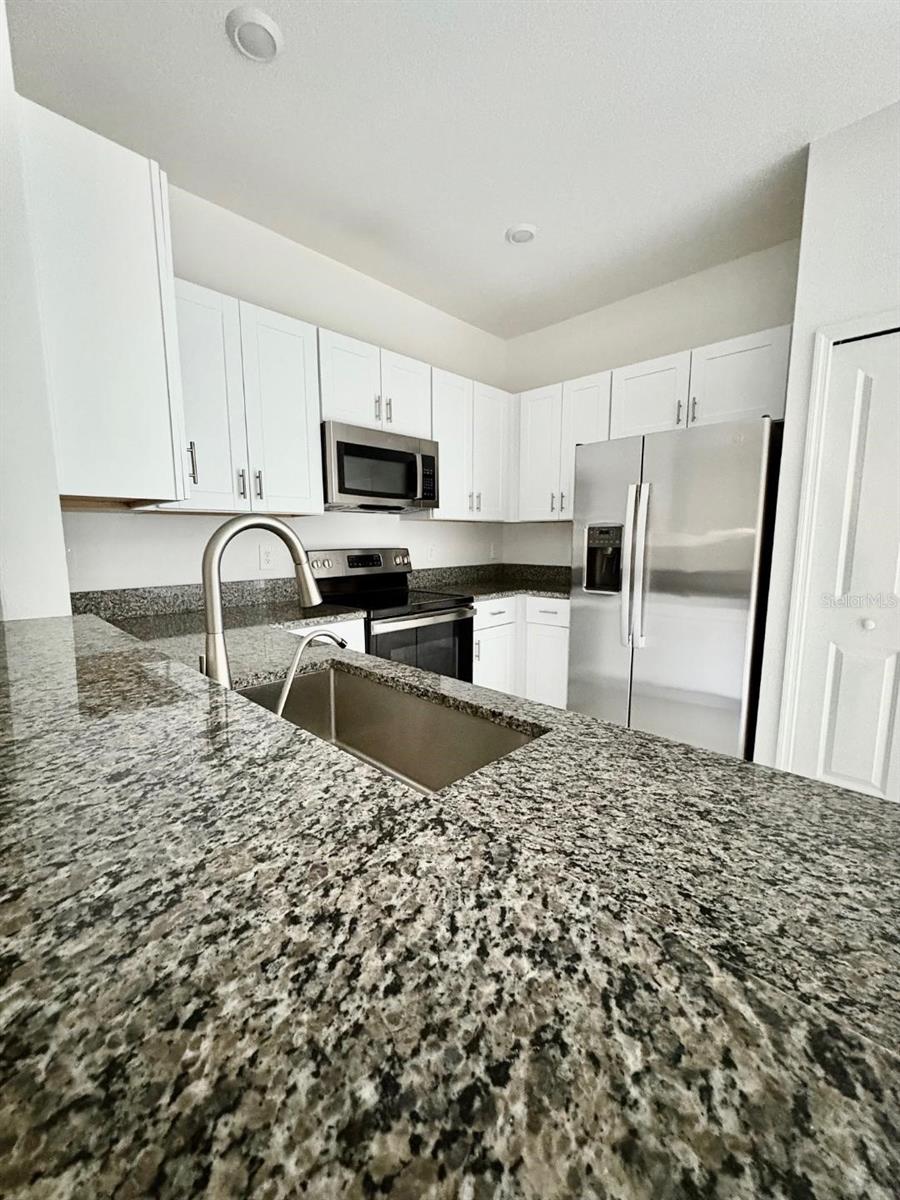 Image 6 of 22 For 10321 Trumpet Honeysuckle Way