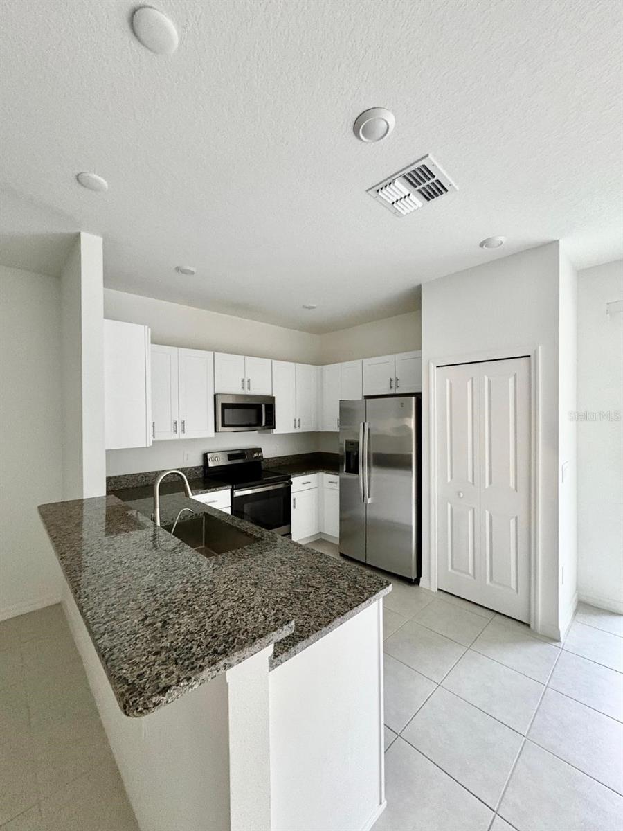 Image 7 of 22 For 10321 Trumpet Honeysuckle Way