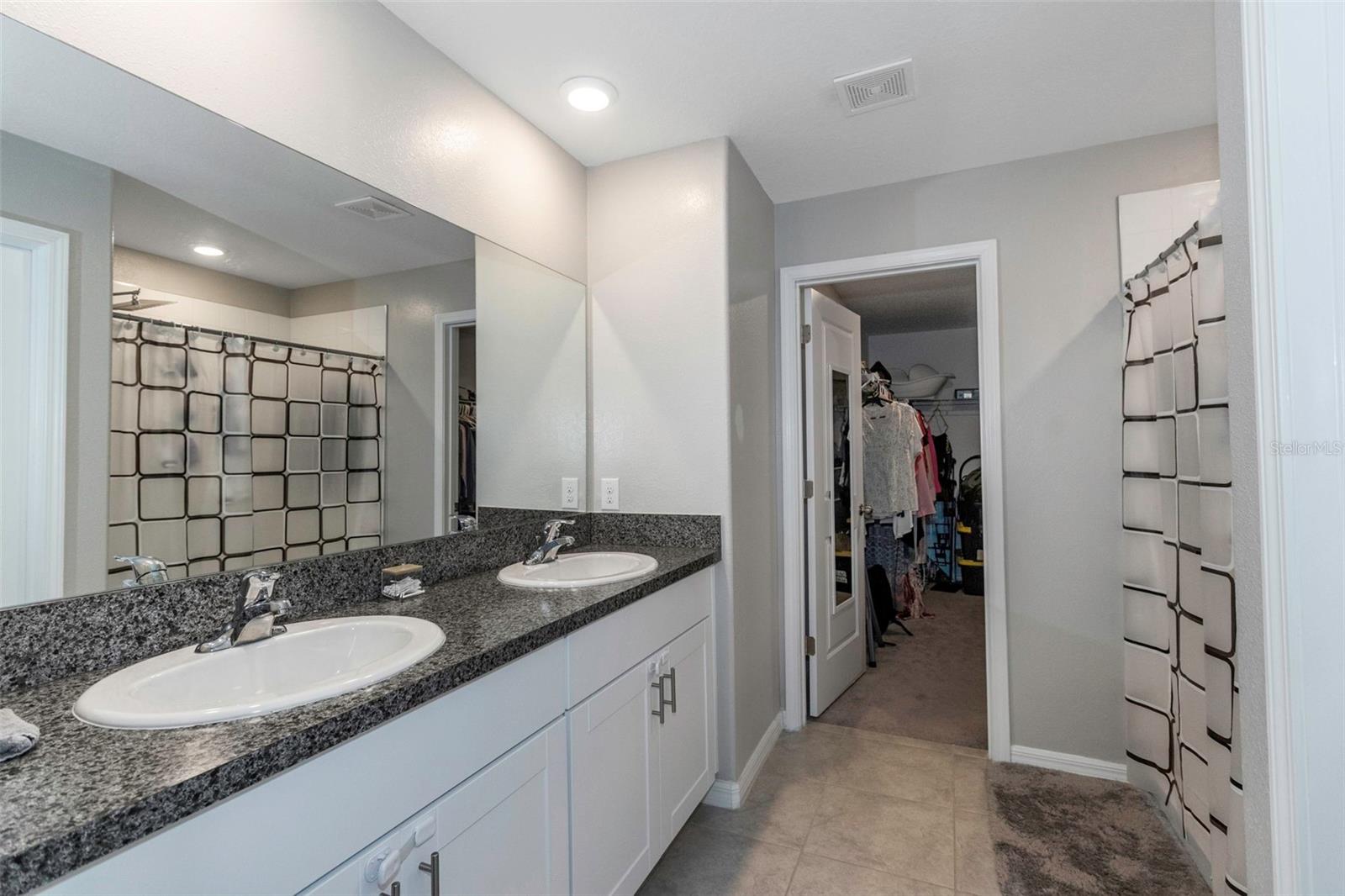 Image 22 of 51 For 6426 Spider Lily Way