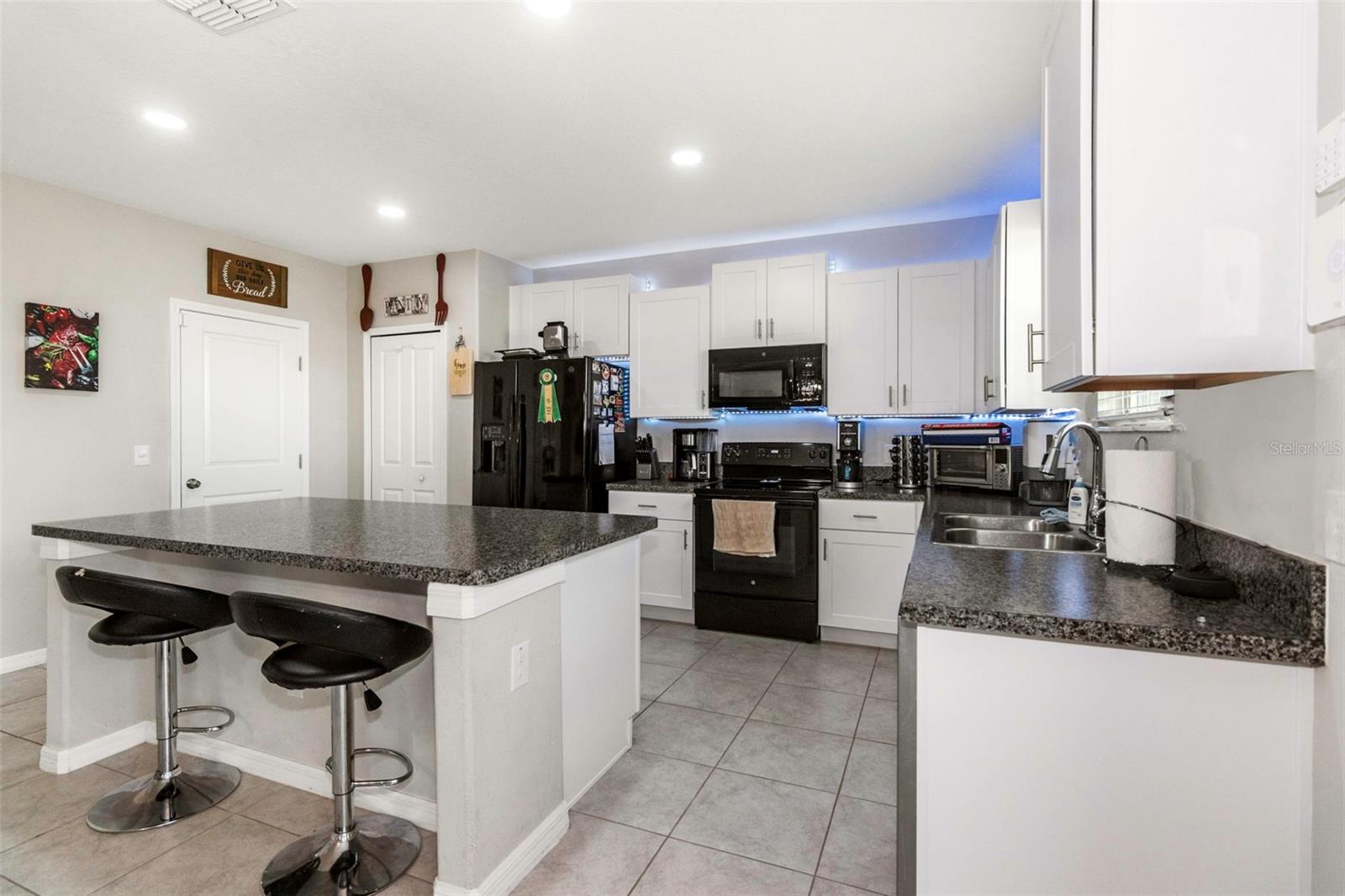 Image 5 of 51 For 6426 Spider Lily Way