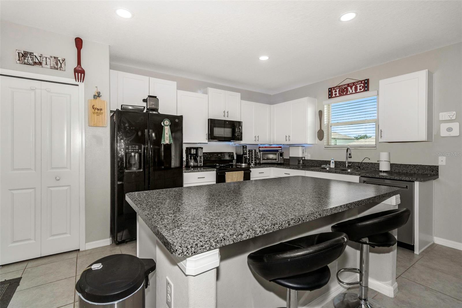 Image 6 of 51 For 6426 Spider Lily Way