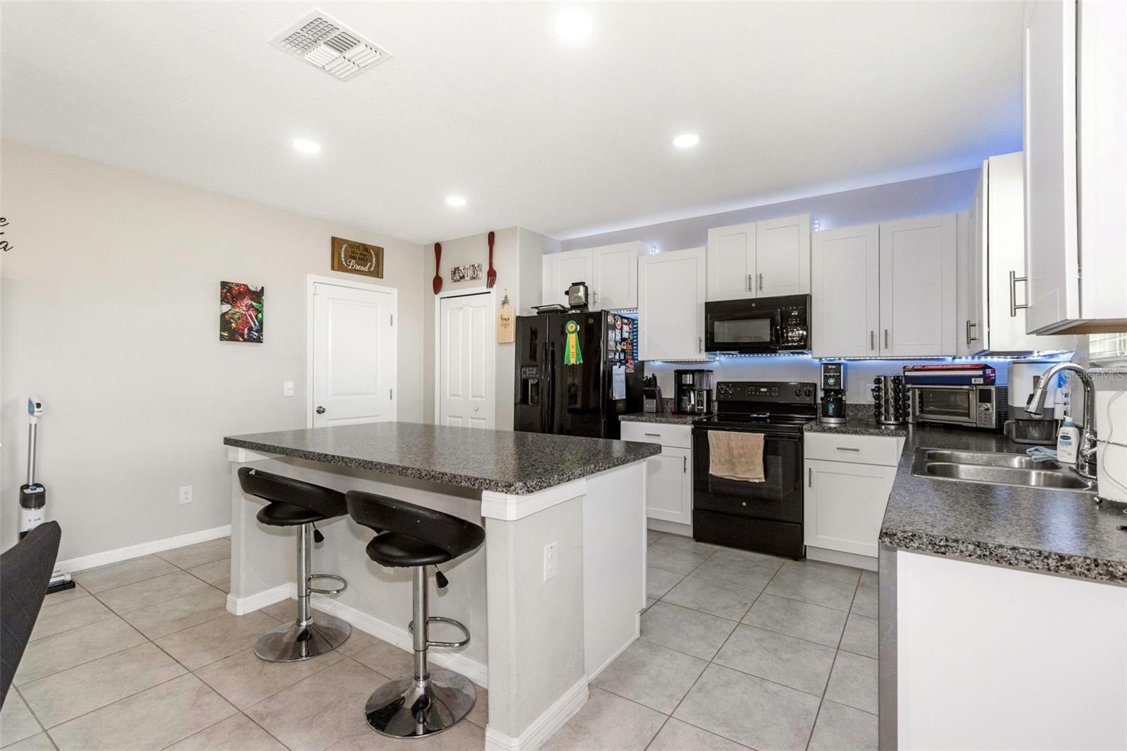 Image 8 of 51 For 6426 Spider Lily Way