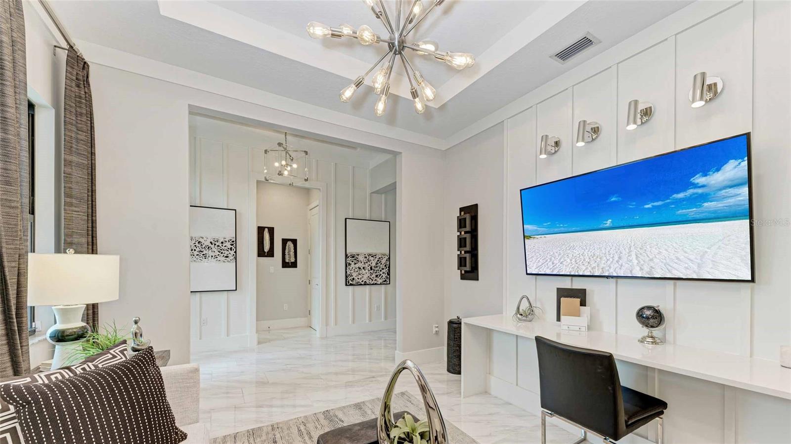 Listing photo id 22 for 5056 Simons Court