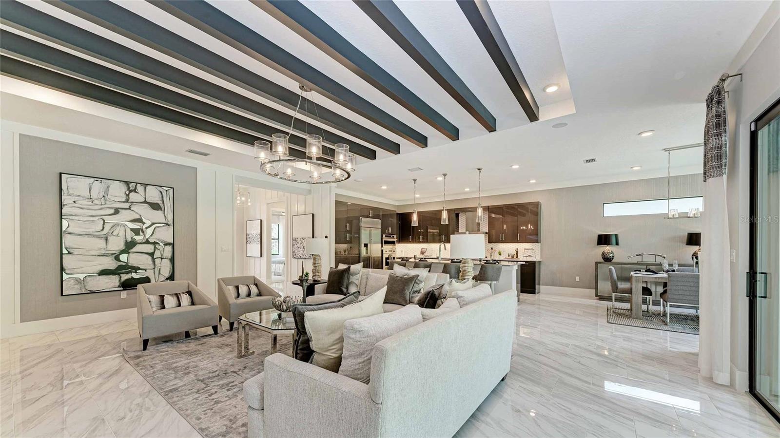 Listing photo id 4 for 5056 Simons Court