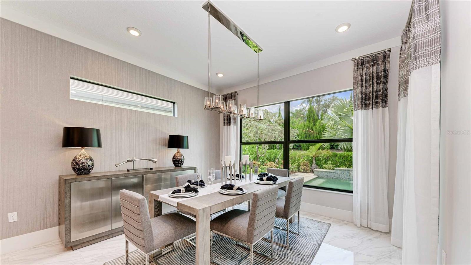 Listing photo id 6 for 5056 Simons Court