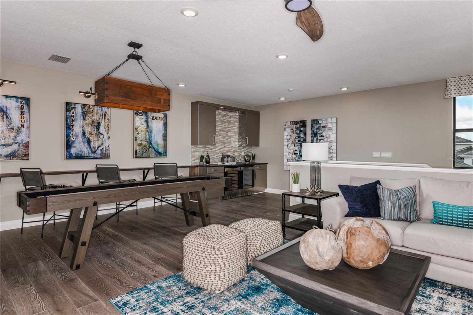 Listing photo id 18 for 5052 Simons Court