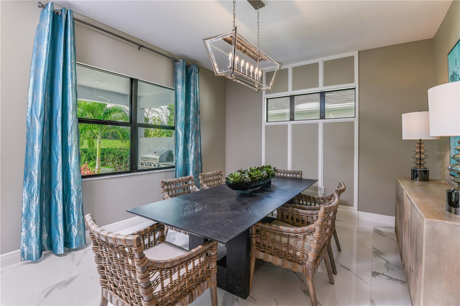 Listing photo id 22 for 5052 Simons Court