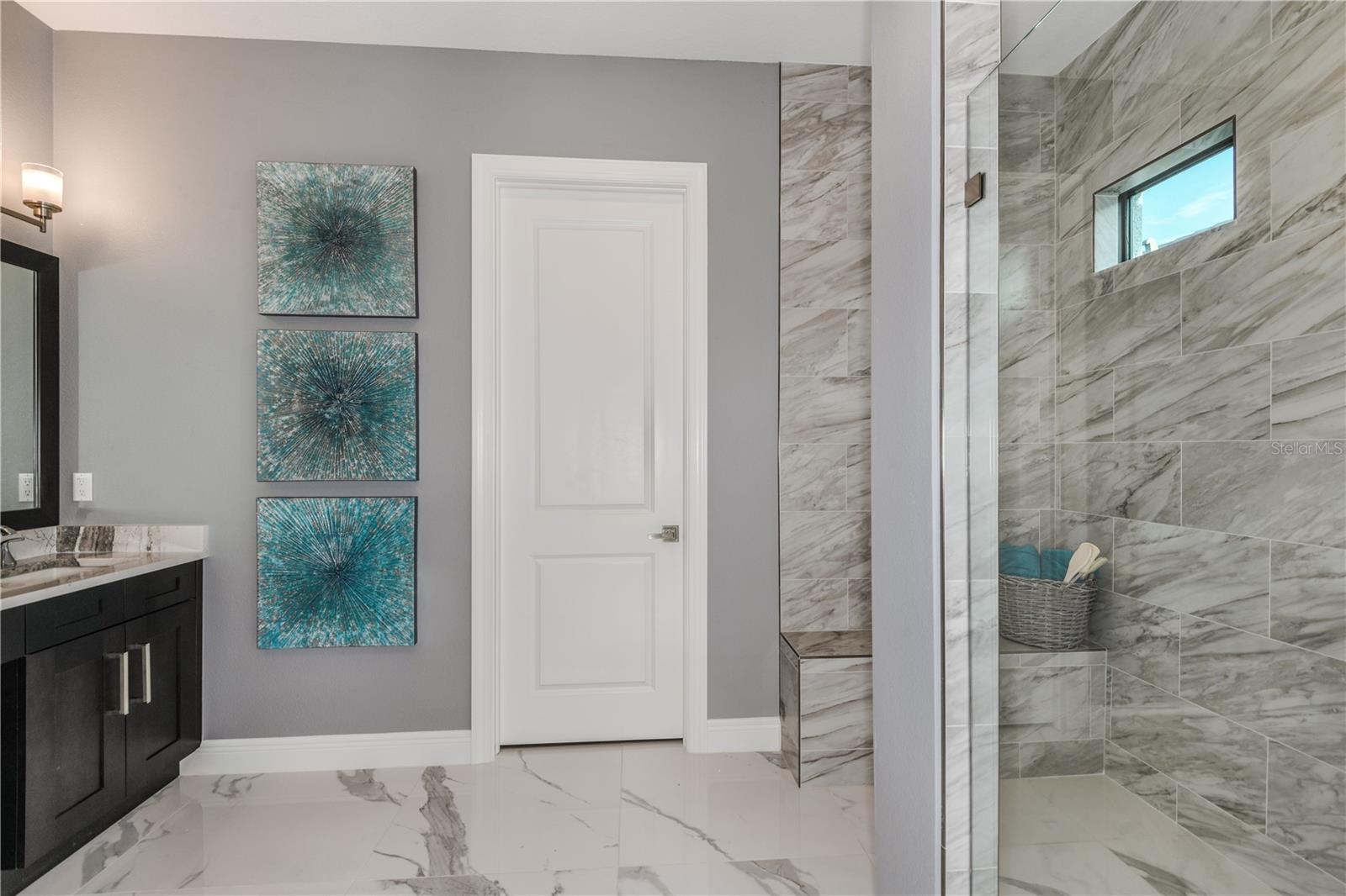 Listing photo id 26 for 5052 Simons Court