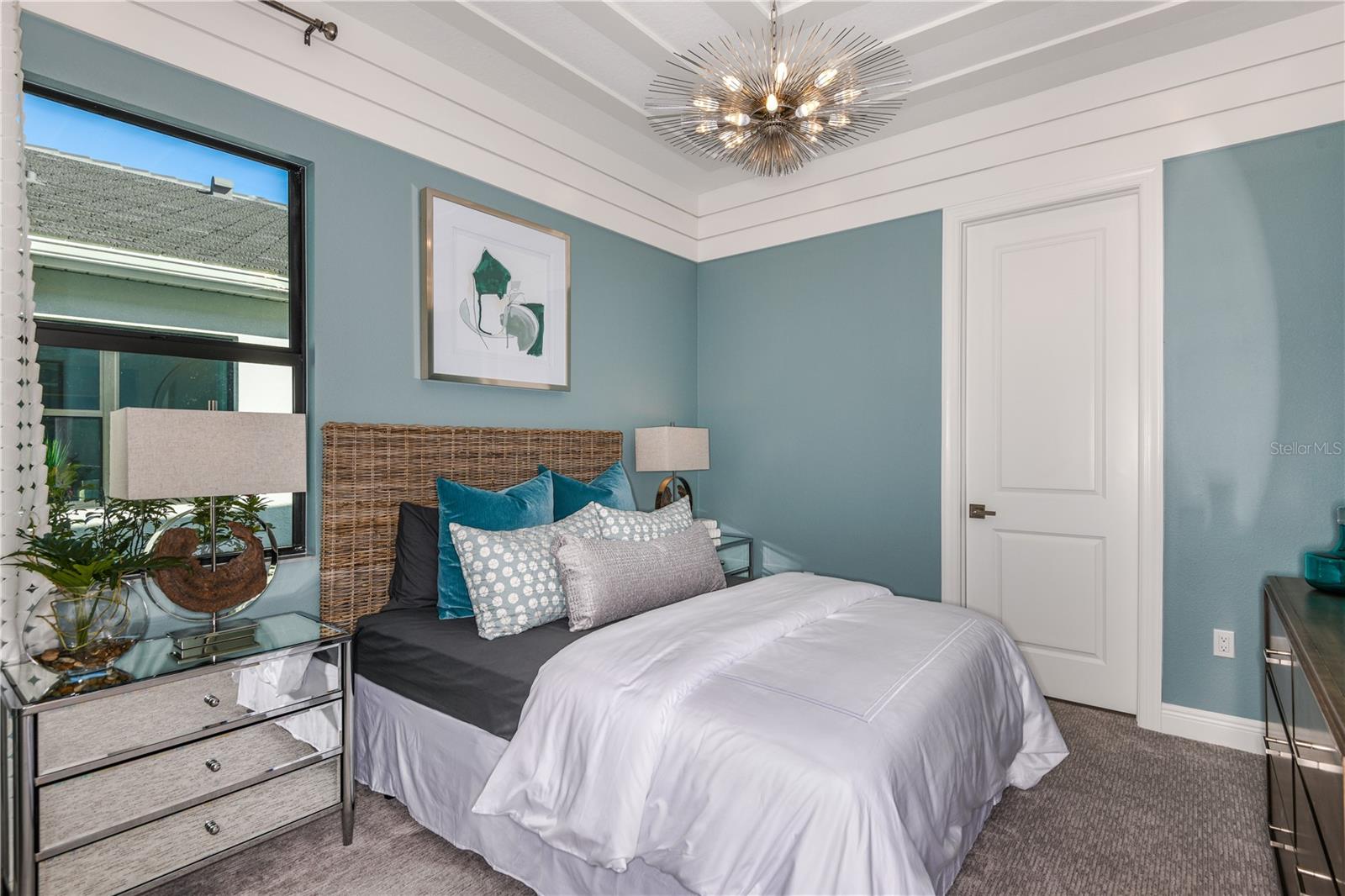 Listing photo id 31 for 5052 Simons Court