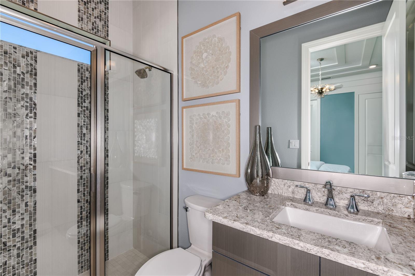 Listing photo id 32 for 5052 Simons Court