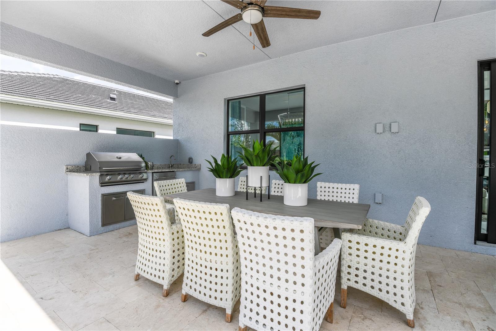 Listing photo id 39 for 5052 Simons Court