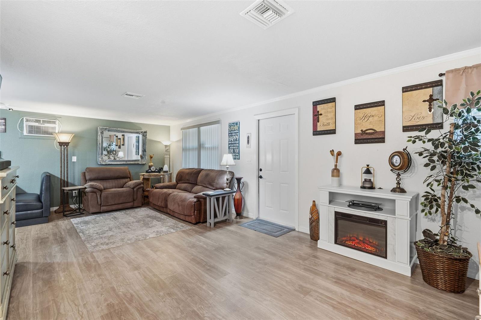 Image 3 of 26 For 9381 Rosa Street