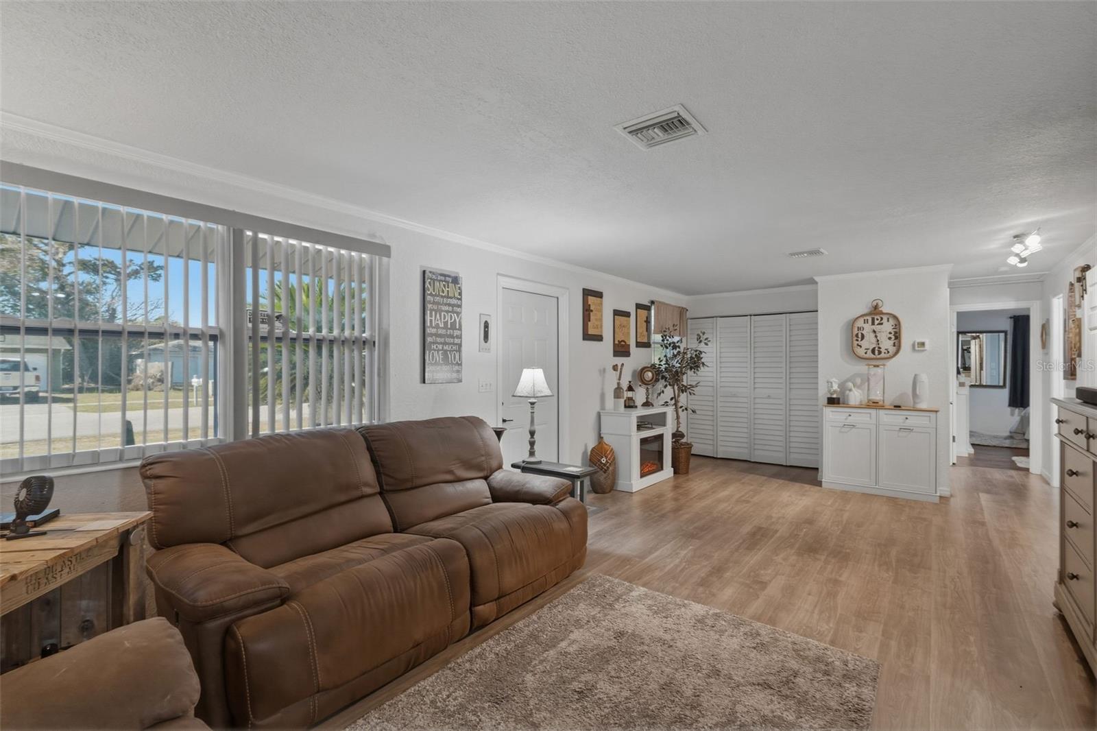 Image 5 of 26 For 9381 Rosa Street