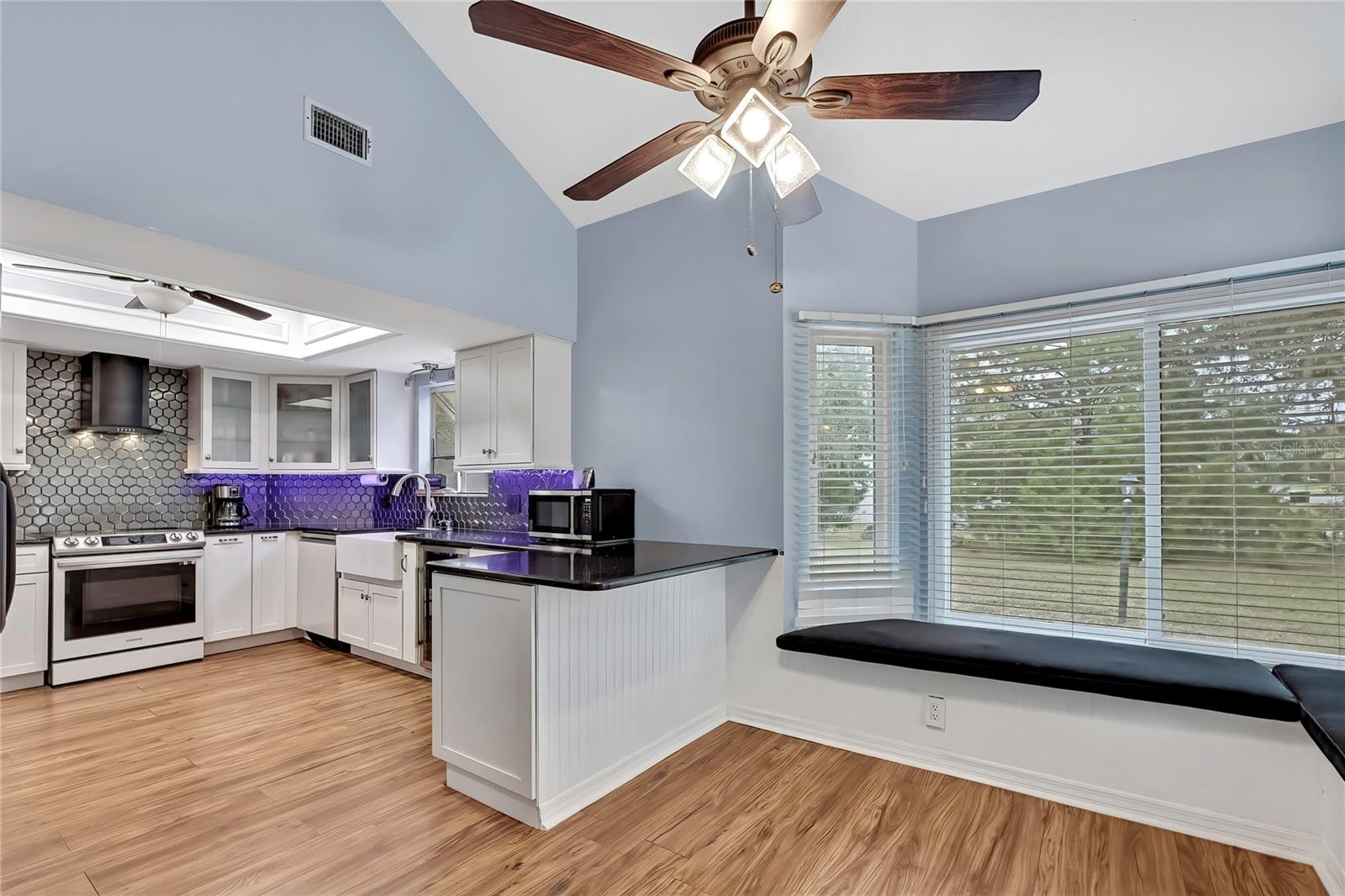 Image 11 of 49 For 46 Greentree Street