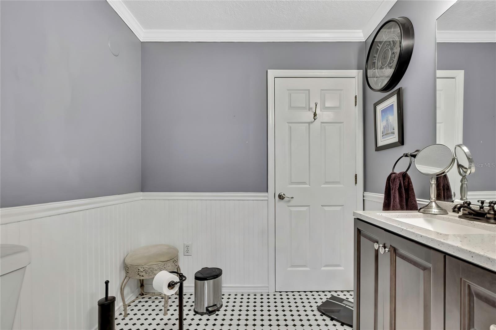 Image 12 of 49 For 46 Greentree Street