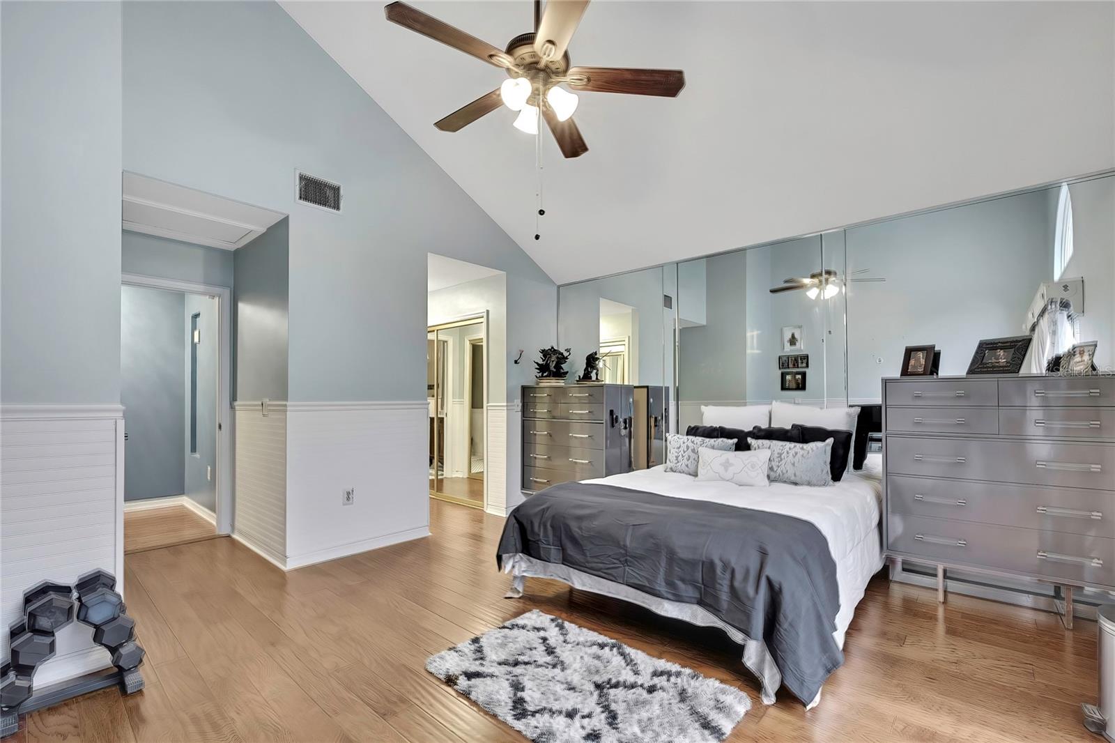 Image 15 of 49 For 46 Greentree Street