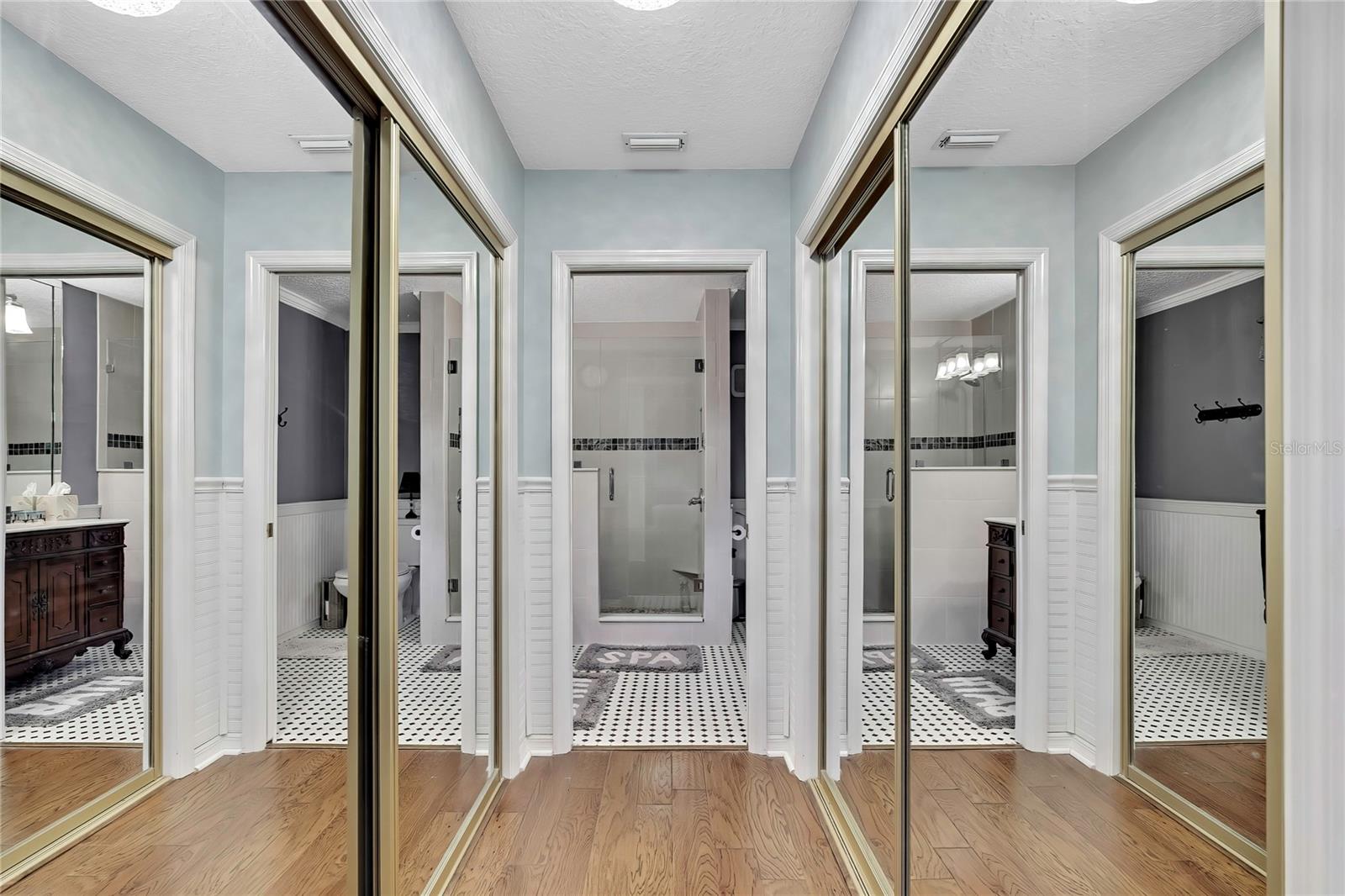 Image 17 of 49 For 46 Greentree Street