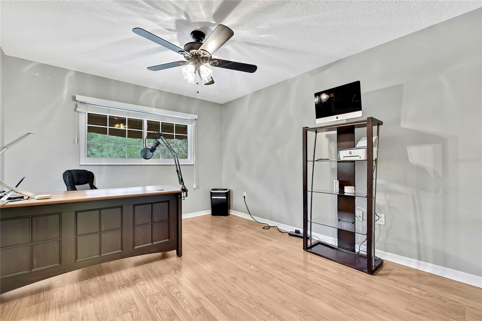 Image 27 of 49 For 46 Greentree Street