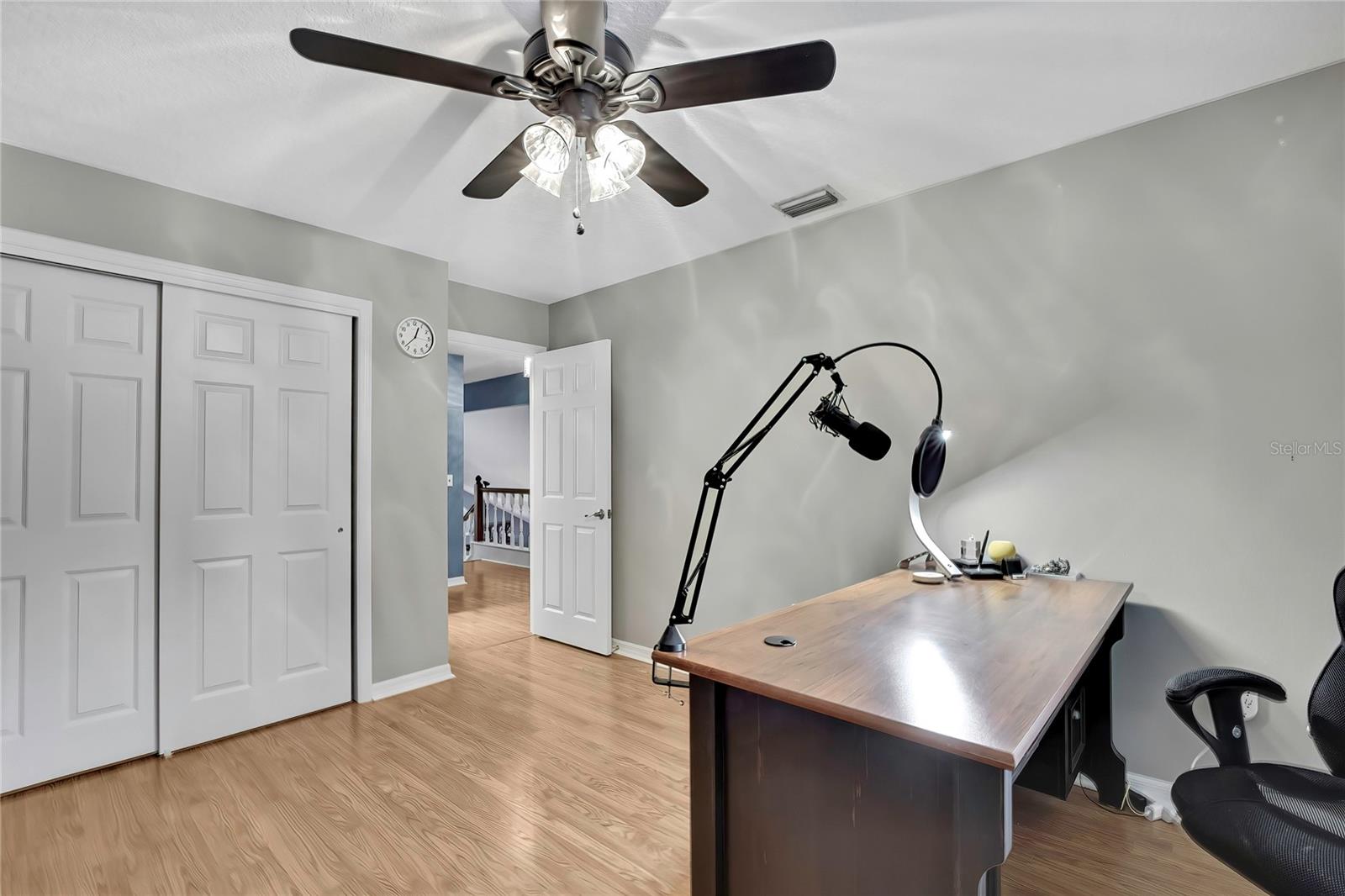 Image 28 of 49 For 46 Greentree Street