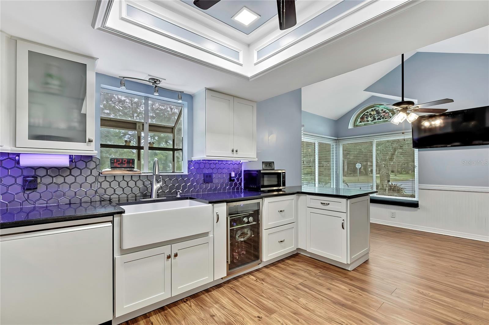 Image 7 of 49 For 46 Greentree Street