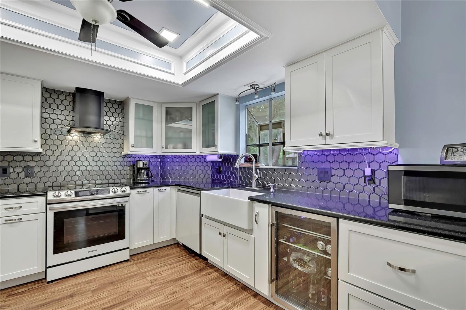 Image 8 of 49 For 46 Greentree Street