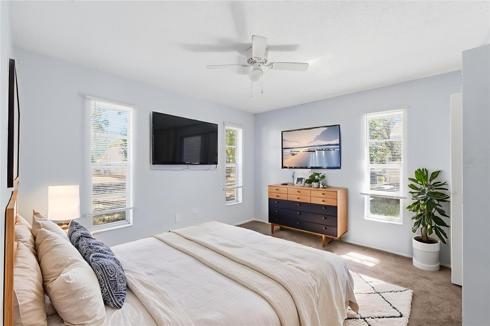 Image 13 of 44 For 1284 London Avenue