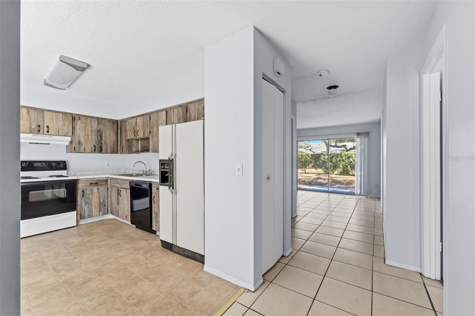 Image 4 of 44 For 1284 London Avenue