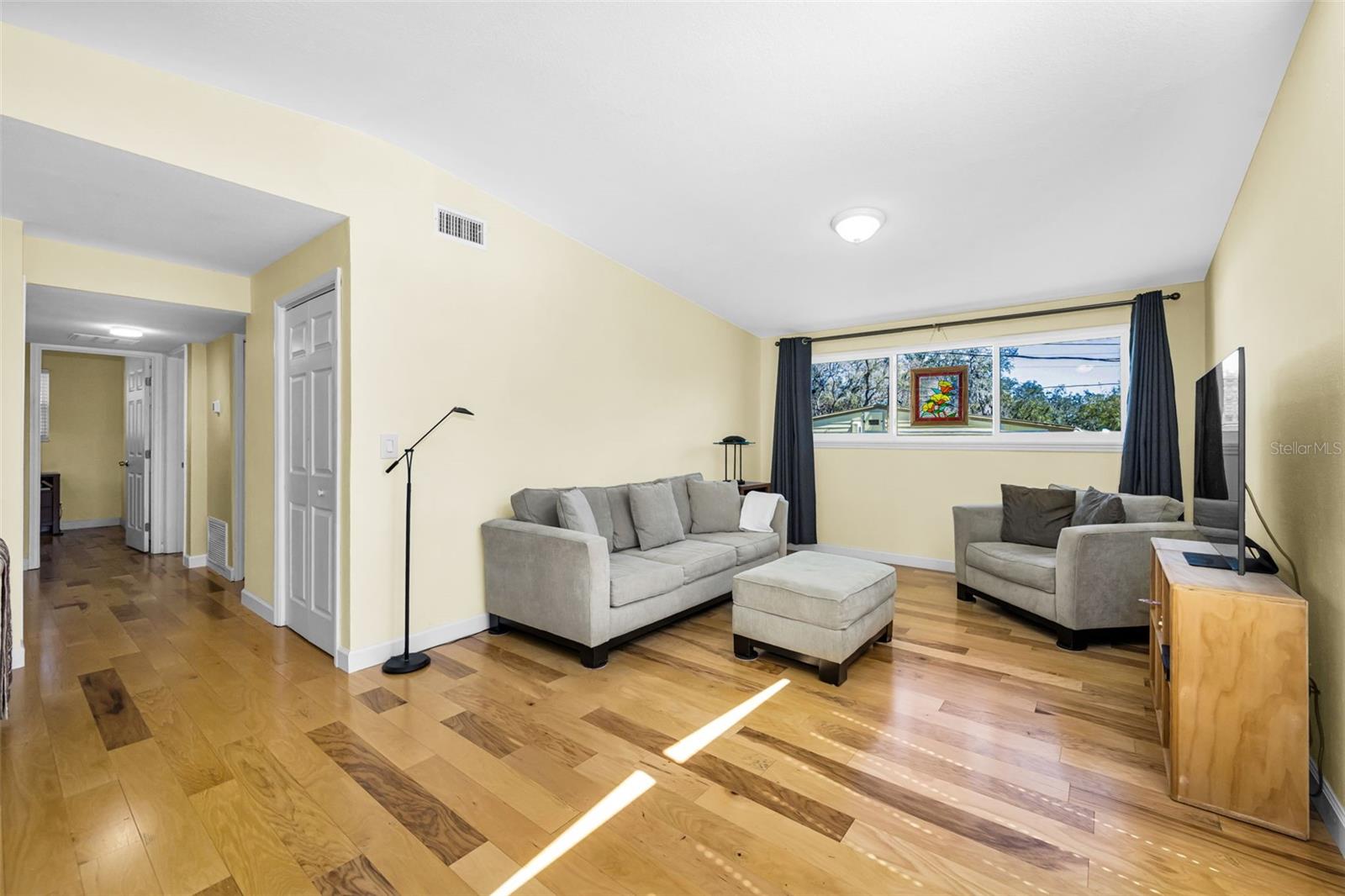 Image 10 of 45 For 206 Linda Avenue