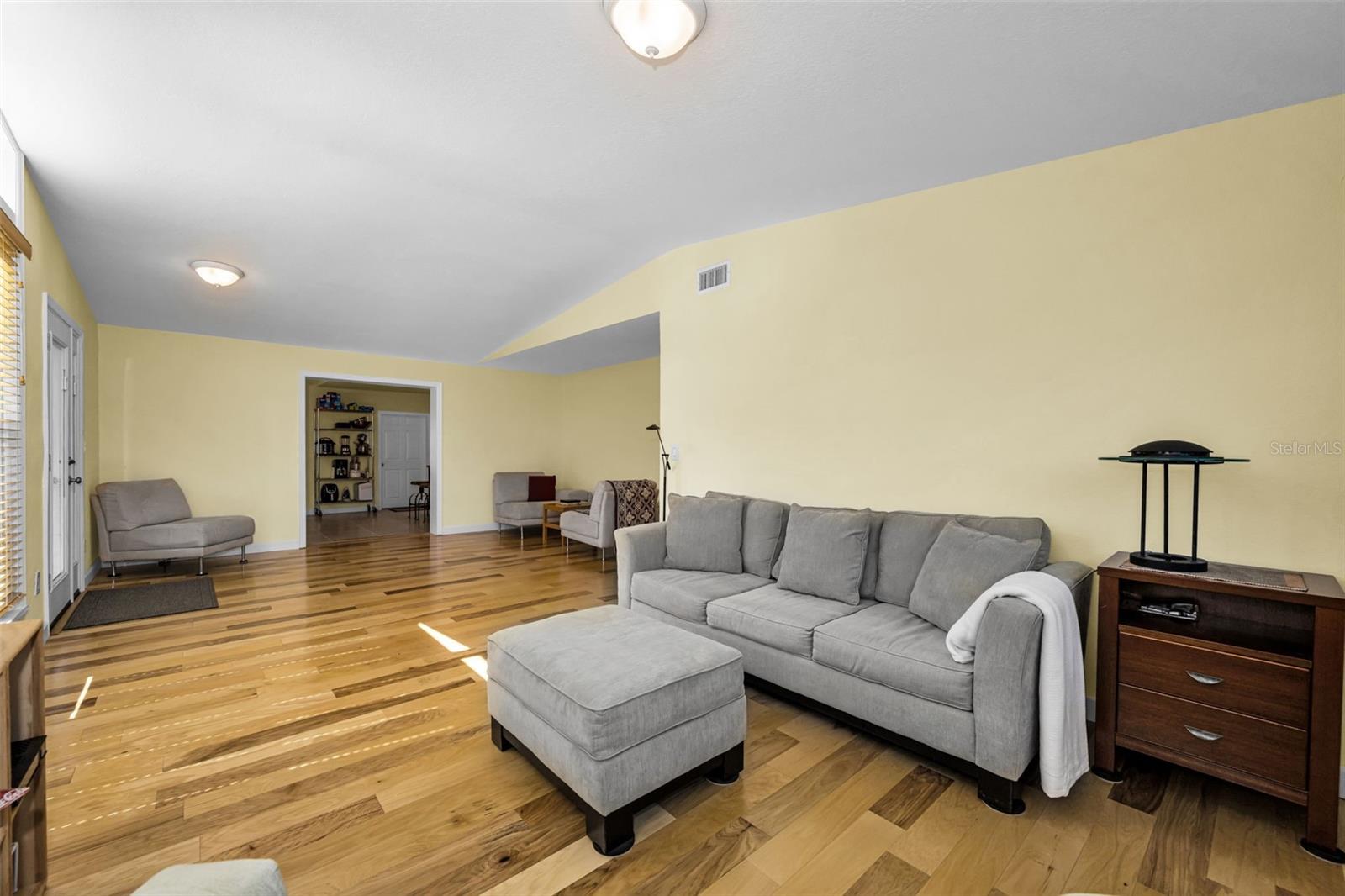 Image 13 of 45 For 206 Linda Avenue